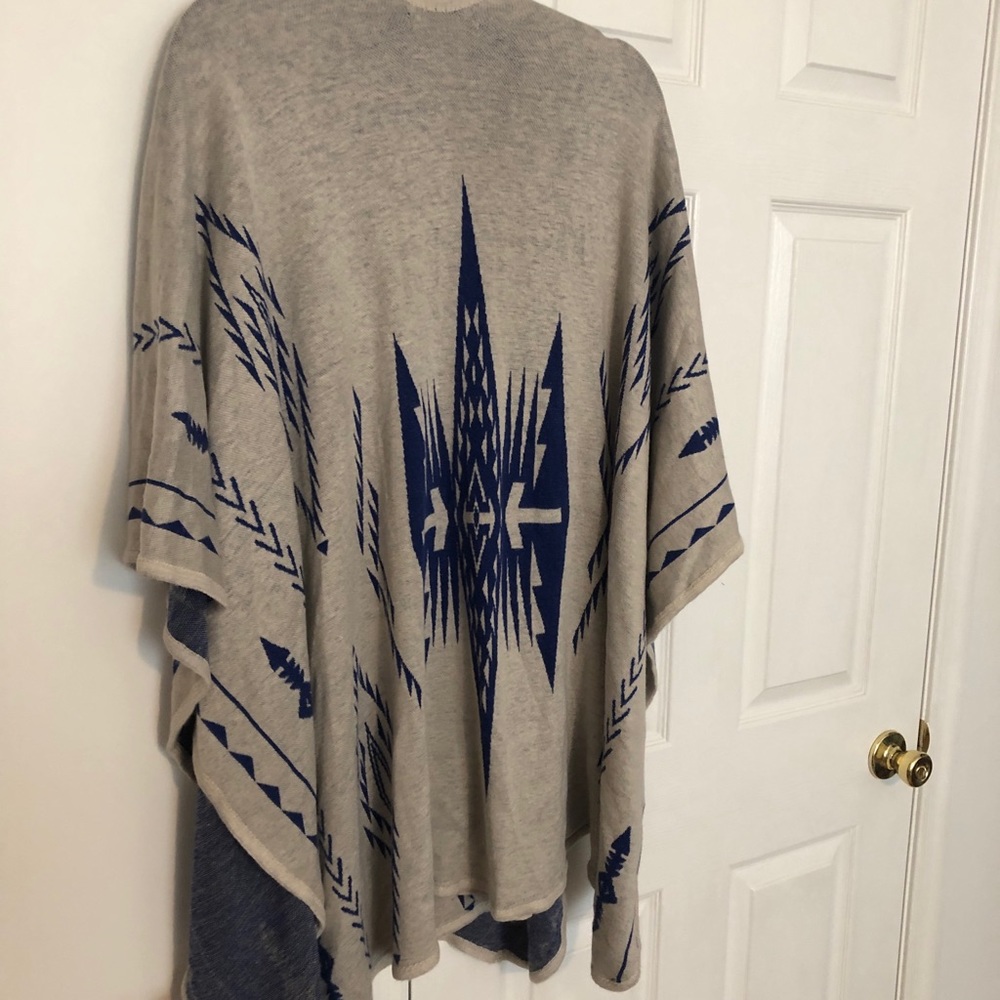 Francesca’s Mesquite Ruana Wrap - Picture 3 of 4